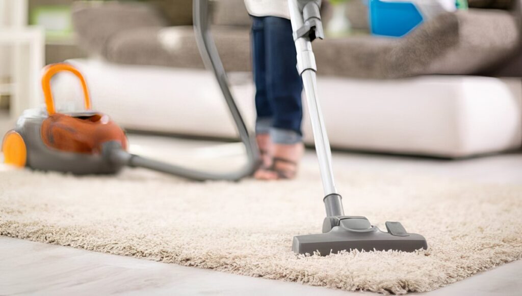 Hút bụi thảm thường xuyên